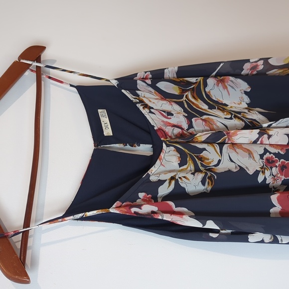 Dex Spaghetti Strap Floral Flowy Dress - Picture 3 of 8